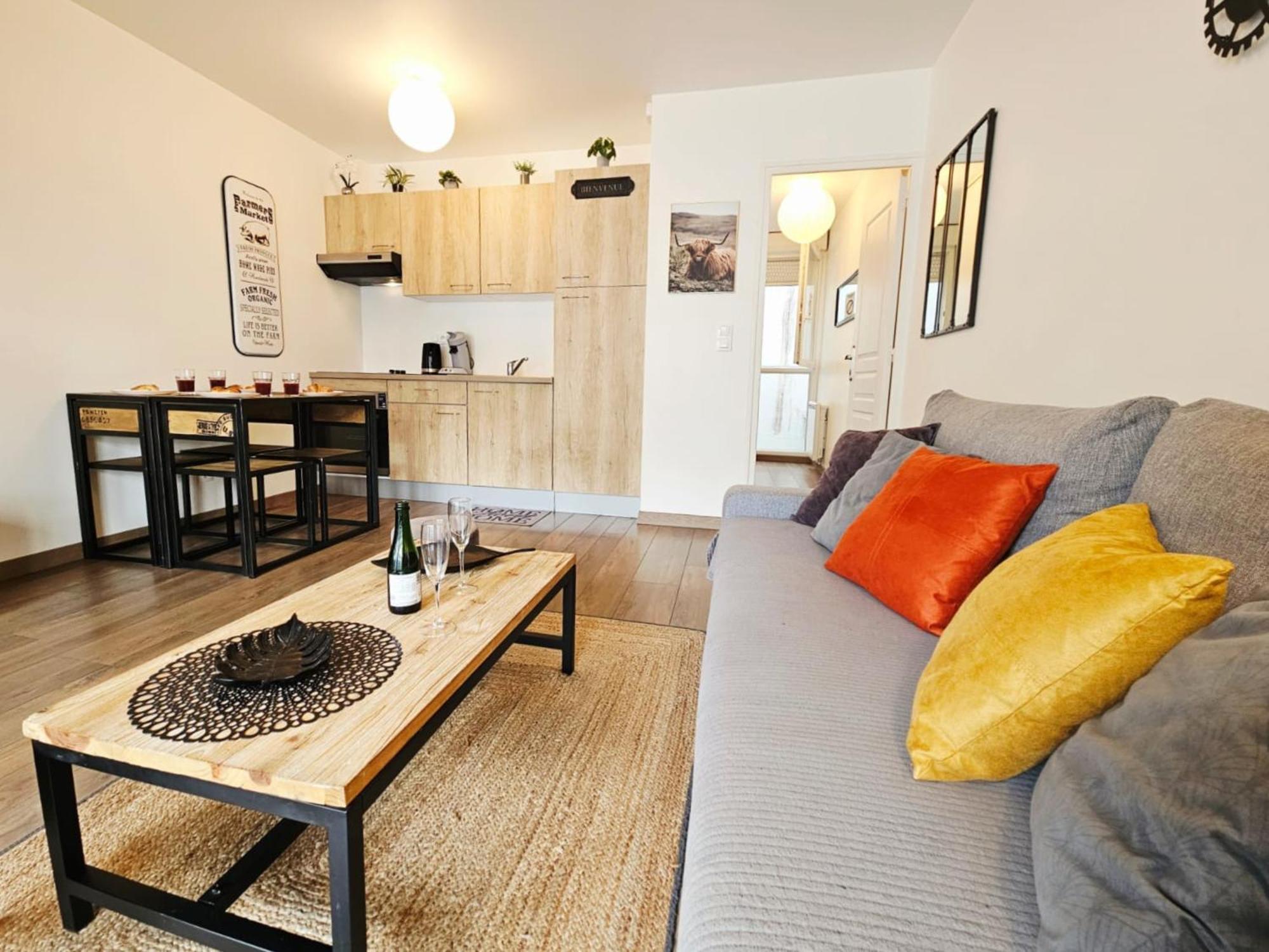 Passage Secret - Ideal Pro, Couples, Familles & Amis - Le Calme En Hypercentre - Wifi Haut Debit - Netflix - Machine A Laver - Gare, Cathedrale, Commerces, Restaurants & Transports En Commun A Moins De 10 Minutes A Pied Reims Exterior foto